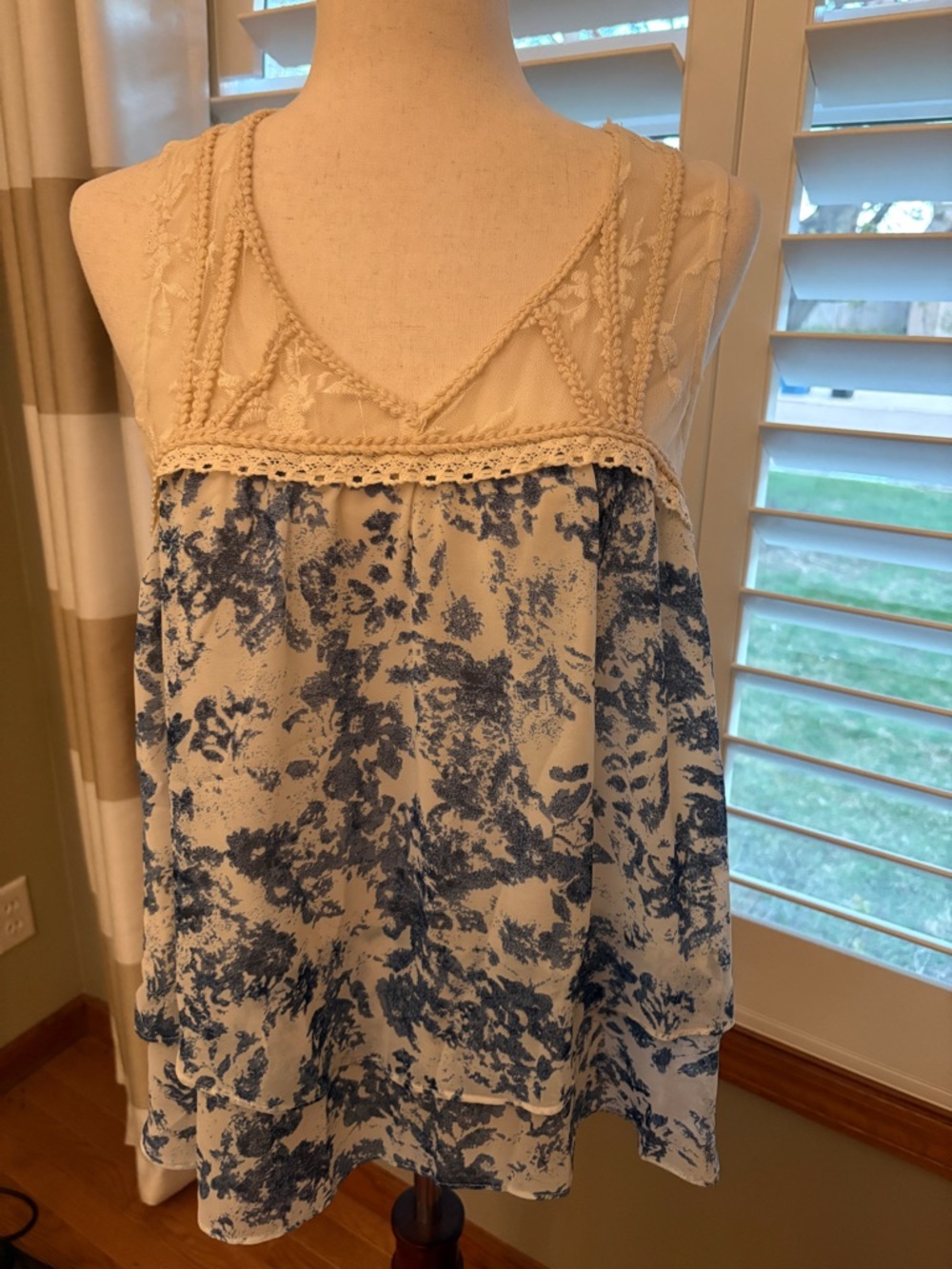 Miss me flowy top